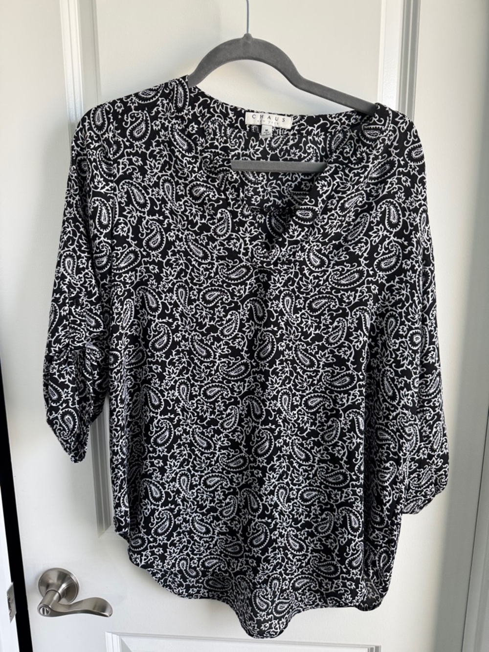 Chaus Black & White Paisley V-Neck Blouse